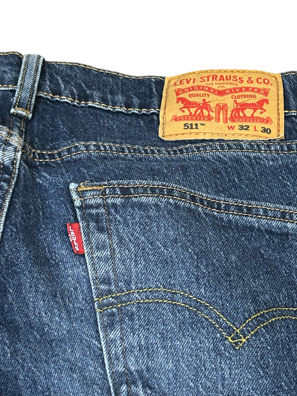 Levis 511 Jeans slim fit. Dark jean wash. Men's size 32x30